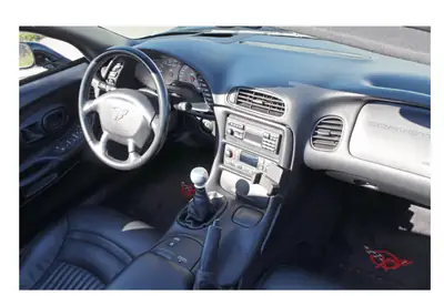Chevrolet Corvette C5 — Légende américaine boîte manuelle, 35'000 km seulement — Thumbnail 14
