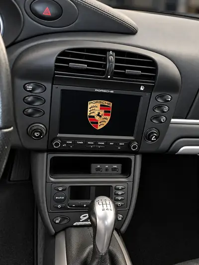 Porsche 911 Carrera Jubilé 40 — Une icône des années 2000, 345 ch et historique complet — dashboard