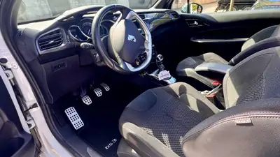 DS3 Cabriolet 1.6 THP Sport Chic — Élégance décapotable, moteur performant, 62'000 km — dettaglio