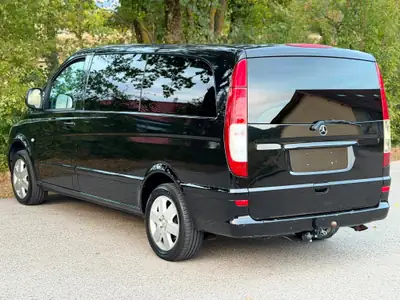 Mercedes-Benz Vito — Monospace 8 places, motorisation essence performante — côté