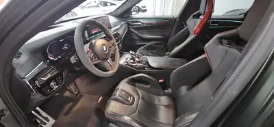 BMW M5 xDrive CS Drivelogic — Berline haute performance en vert mat, 635 ch — Thumbnail 9