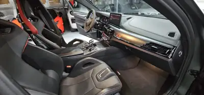 BMW M5 xDrive CS Drivelogic — Berline haute performance en vert mat, 635 ch — Thumbnail 16