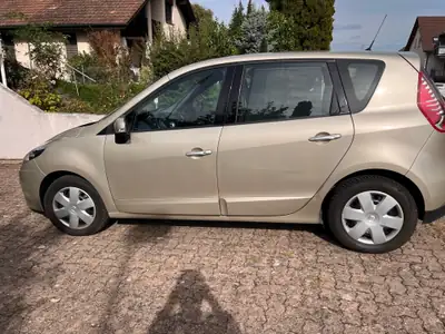 Renault Scenic 2.0 16V Expression CVT — Monospace familial spacieux, transmission fluide automatique — rear view