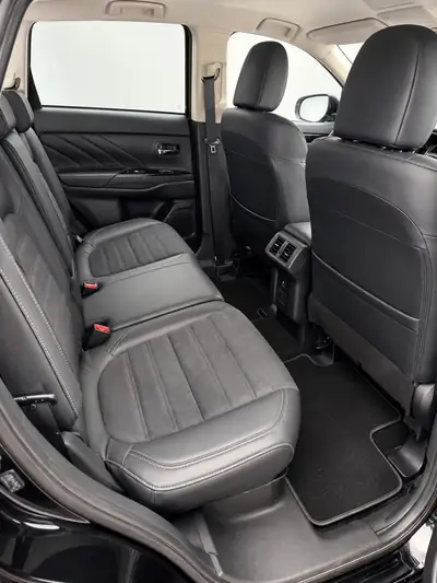 Mitsubishi Outlander 2.4 PHEV Diamond — SUV hybride rechargeable, 84'000 km, excellent état — dettaglio
