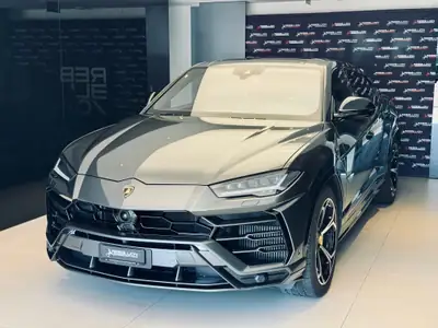 Lamborghini Urus E-Gear — Le Super SUV italien aux 650 ch, kilométrage modéré — vue extérieure