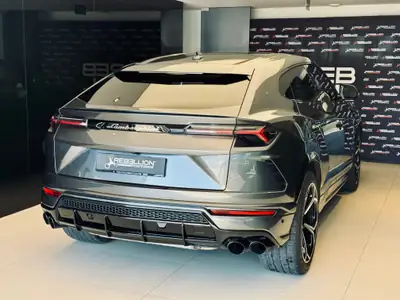 Lamborghini Urus E-Gear — Le Super SUV italien aux 650 ch, kilométrage modéré — détail