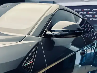 Lamborghini Urus E-Gear — Le Super SUV italien aux 650 ch, kilométrage modéré — Miniature 9