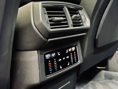 Lamborghini Urus E-Gear — Le Super SUV italien aux 650 ch, kilométrage modéré — Miniature 20