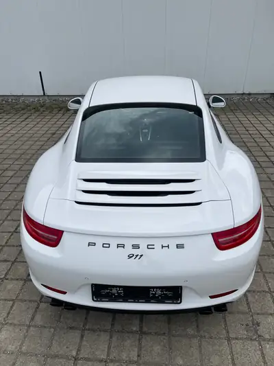 Porsche 911 Carrera S PDK 3.8 — Coupé sportif légendaire, parfait état, 67 750 km — vista posteriore