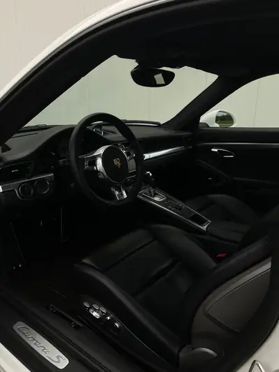 Porsche 911 Carrera S PDK 3.8 — Coupé sportif légendaire, parfait état, 67 750 km — fianco