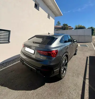Audi Q3 1.5 TFSI — SUV compact urbain, motorisation efficace et design intemporel — side view