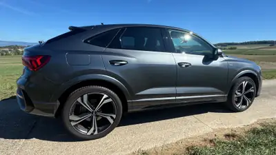 Audi Q3 1.5 TFSI — SUV compact urbain, motorisation efficace et design intemporel — detail