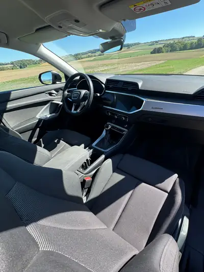 Audi Q3 1.5 TFSI — SUV compact urbain, motorisation efficace et design intemporel — dashboard