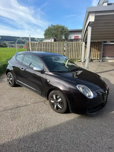Alfa Romeo MiTo 1.4 MultiAir Quadrifoglio Verde — Citadine sportive, 108'000 km seulement — side view