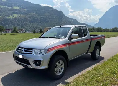 Mitsubishi L 200 Club Cab Ralliart — Pickup diesel robuste, transmission manuelle, 227000 km — vista esterna