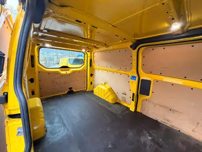 Ford Transit Custom — Utilitaire robuste diesel 170 ch, kilométrage modéré — Heckansicht