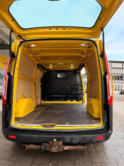 Ford Transit Custom — Utilitaire robuste diesel 170 ch, kilométrage modéré — Innenraum