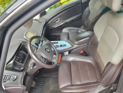 Renault Espace 1.6 dCi 160 — Monospace familial robuste, faible consommation — intérieur