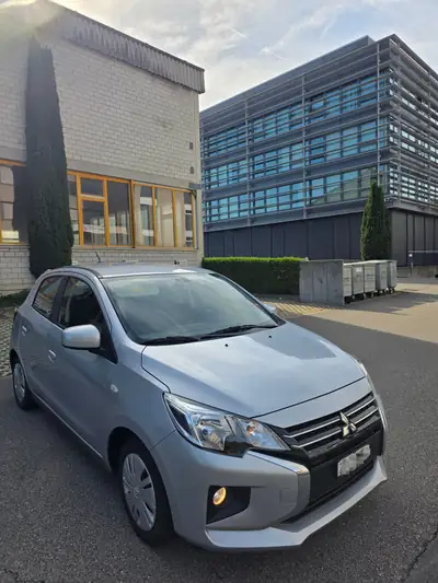 Mitsubishi Space Star 1.2 MIVEC Invite — Citadine polyvalente, faible consommation et kilométrage — vue extérieure