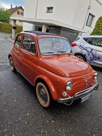 FIAT 500L Veteran 1972 — Cabriolet CH-Fahrzeug, 69'000 km authentiques — Heckansicht