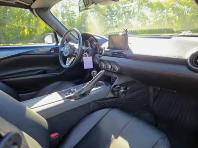 Mazda MX-5 2.0 Revolution — Roadster iconic à 64'000 km, parfaitement entretenu — Miniatura 11
