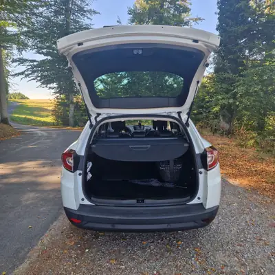 Renault Megane Estate 1.5 dCi Bose EDC — Diesel économe, break spacieux, sans sinistre — Miniatura 9