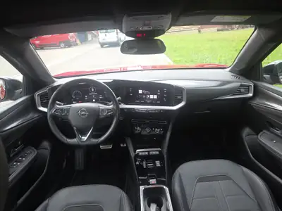 Opel Mokka 1.2 T 130 Ultimate — SUV urbain dynamique, moteur turbo efficient — Innenraum