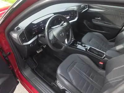 Opel Mokka 1.2 T 130 Ultimate — SUV urbain dynamique, moteur turbo efficient — Miniatur 7
