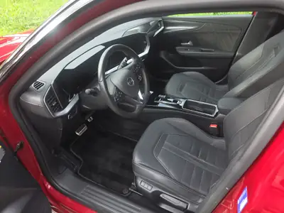 Opel Mokka 1.2 T 130 Ultimate — SUV urbain dynamique, moteur turbo efficient — Miniatur 11