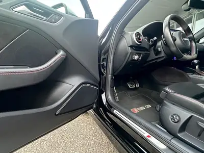 Audi RS3 2.5 T FSI Quattro — Performance sportive et technologie premium — dettaglio