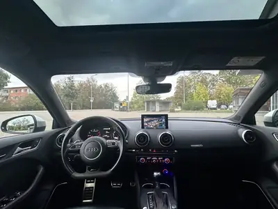 Audi RS3 2.5 T FSI Quattro — Performance sportive et technologie premium — Miniatura 7