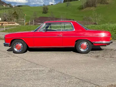 Mercedes-Benz 260 CE — Coupé sportif des années 70, histoire et élégance — interni
