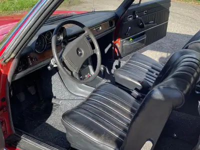 Mercedes-Benz 260 CE — Coupé sportif des années 70, histoire et élégance — Miniatura 9