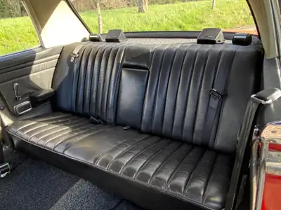 Mercedes-Benz 260 CE — Coupé sportif des années 70, histoire et élégance — Miniatura 13