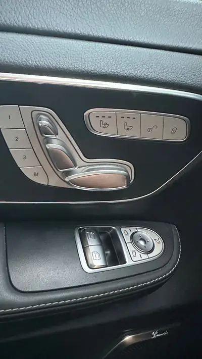 Mercedes-Benz V 300 d Lang 4MATIC — Monospace premium 7 places, diesel efficient — detail