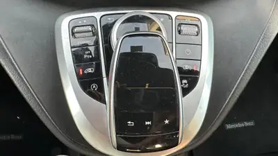 Mercedes-Benz V 300 d Lang 4MATIC — Monospace premium 7 places, diesel efficient — Thumbnail 8