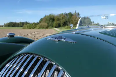 Morgan Plus 8 Sports Lightweight 1976 — Roadster britannique ultra-rare, entièrement restauré — Miniature 10