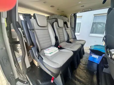 Ford Tourneo Custom 2.0 TDCi 170 Titanium — Monospace 8 places, diesel performant et spacieux — vista posteriore