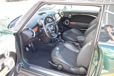 MINI Clubman 1.6i Cooper S — British Racing Green, entretien premium jusqu'en 2026 — Miniature 8