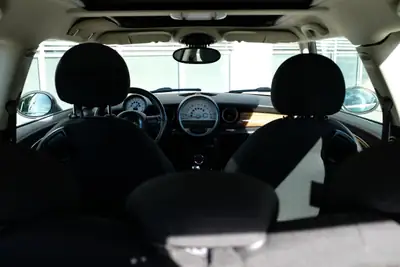 MINI Clubman 1.6i Cooper S — British Racing Green, entretien premium jusqu'en 2026 — Miniature 11