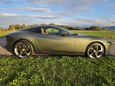 Ferrari Amalfi 3.9 Biturbo — Coupé haute performance, 250 km seulement — Innenraum