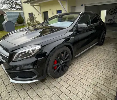 Mercedes-Benz GLA 45 AMG 4Matic — SUV haute performance, 360 ch, entretien à jour — Außenansicht