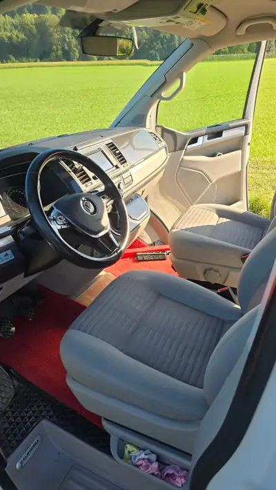 VW T6 California Ocean — Camping-car aménagé diesel, cuisine intégrée et équipements neufs — Thumbnail 8