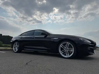 BMW 650i xDrive Gran Coupe M-Paket — Coupé 4 portes sportif, 449 ch, faible kilométrage — fianco