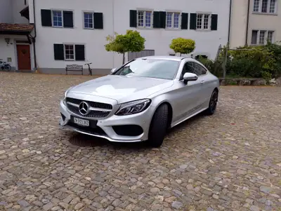Mercedes-Benz C 220 D Coupé — Élégance diesel avec 170 ch et 9 vitesses — rear view