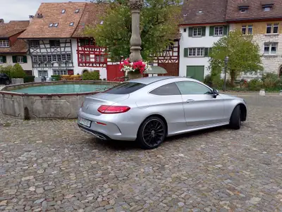 Mercedes-Benz C 220 D Coupé — Élégance diesel avec 170 ch et 9 vitesses — side view
