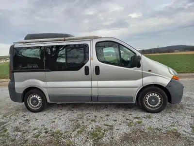 Renault Trafic 1.9 dCi 100 — Minibus 9 places fiable, 205 000 km, sans sinistre — exterior view