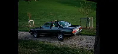 BMW 635 CSI 1981 — Coupé sportif vintage avec climatisation et toit ouvrant — vista posteriore