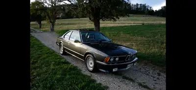 BMW 635 CSI 1981 — Coupé sportif vintage avec climatisation et toit ouvrant — vista esterna