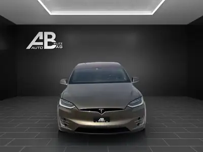 Tesla Model X 90D 4x4 — SUV électrique 7 places, 525 ch, recharge rapide — exterior view